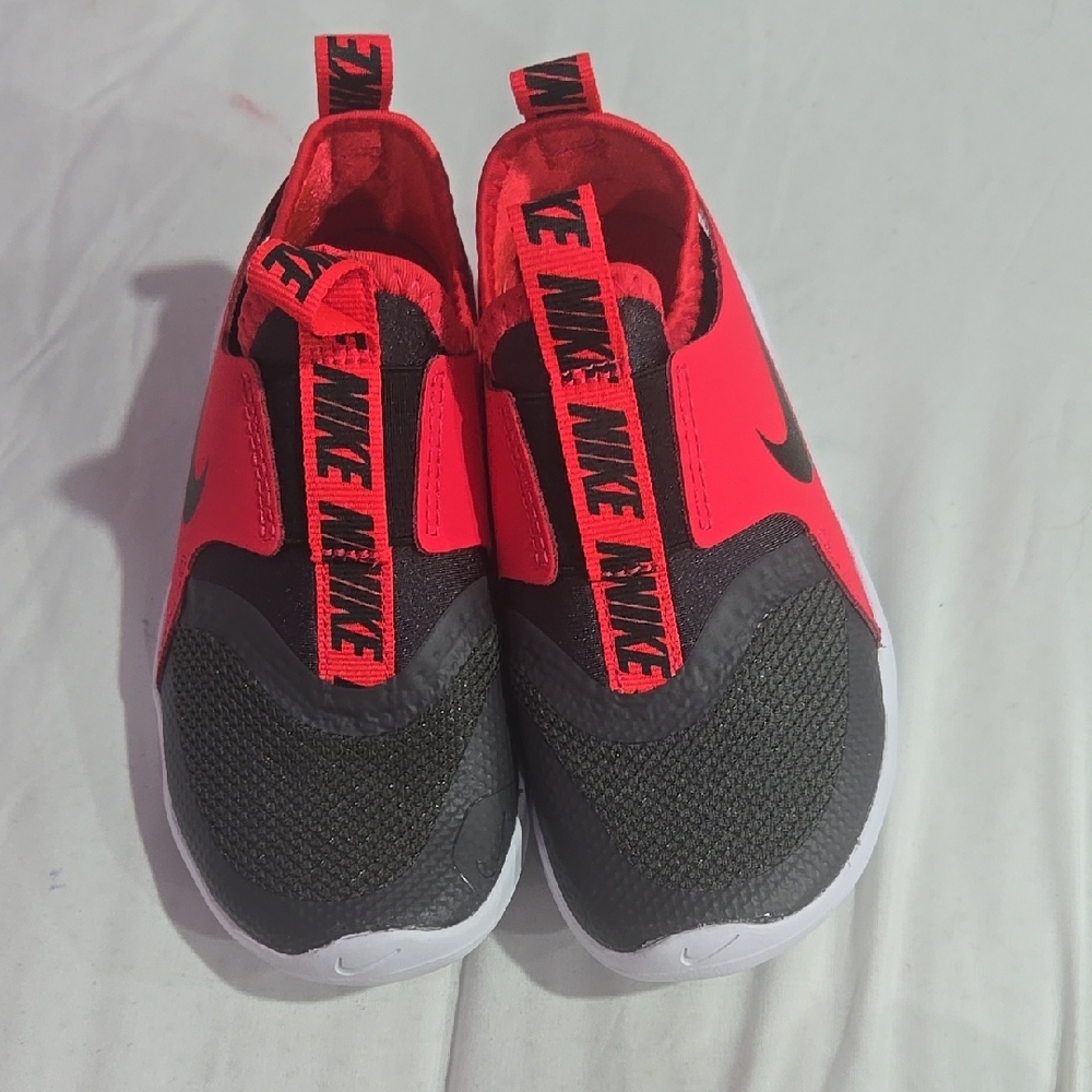 Nike Black and Red Sneakers Slip-On Design
